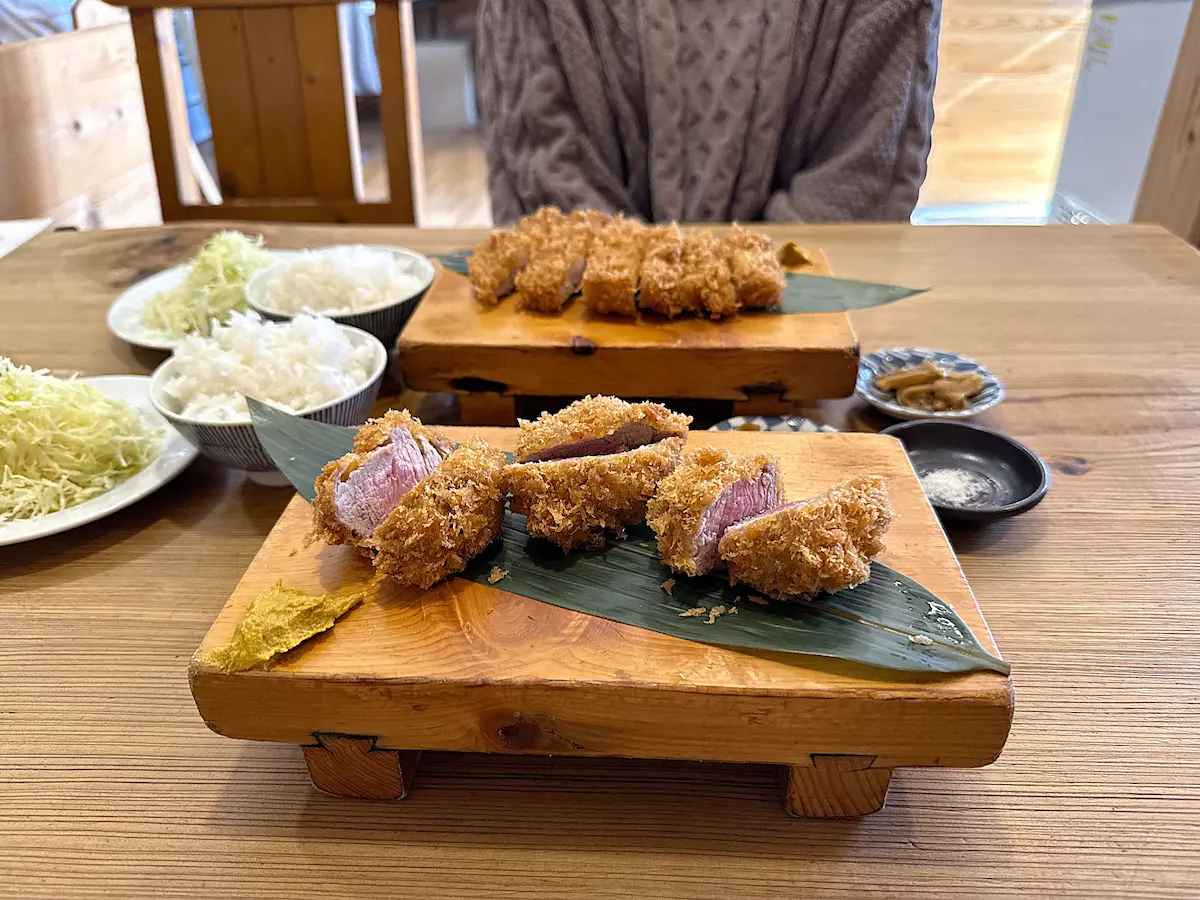 「とんかつ紅の豚」の店主こだわり！ヒレかつ定食と極上ロースかつ定食を食べてきた（みやま市）