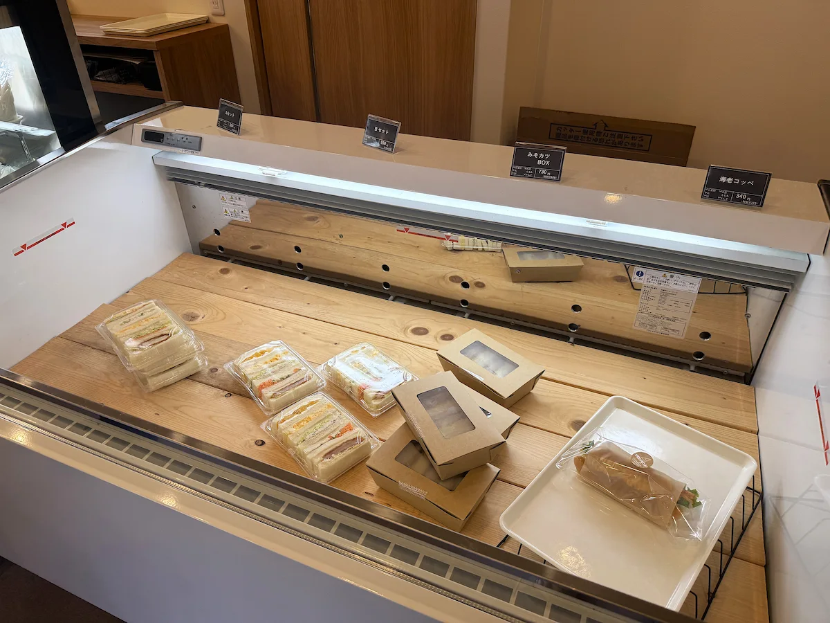 「イロハサンド」の店内②