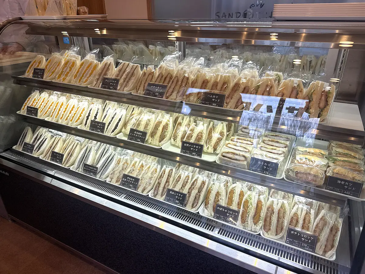 「イロハサンド」の店内③