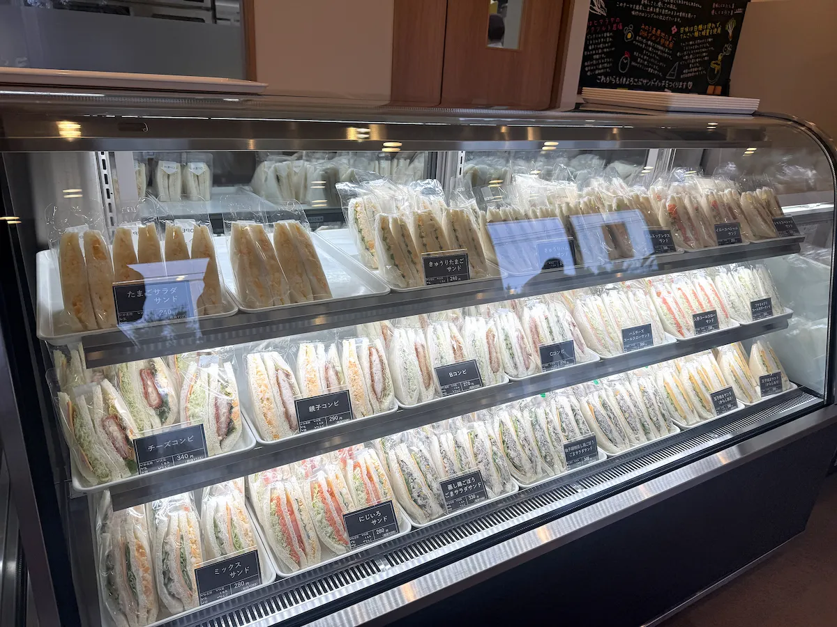 「イロハサンド」の店内④