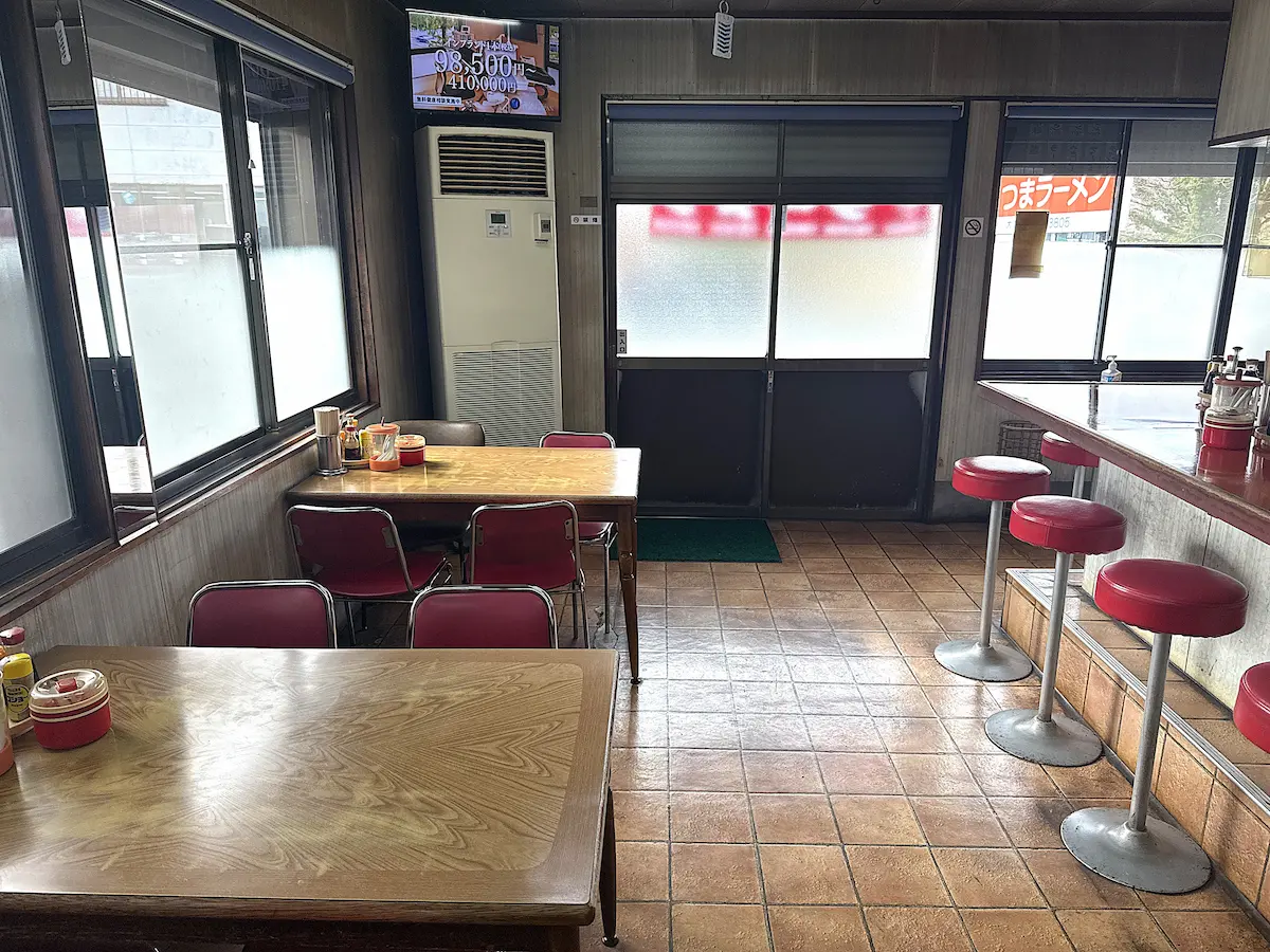 「さつまラーメン 大川店」の店内②