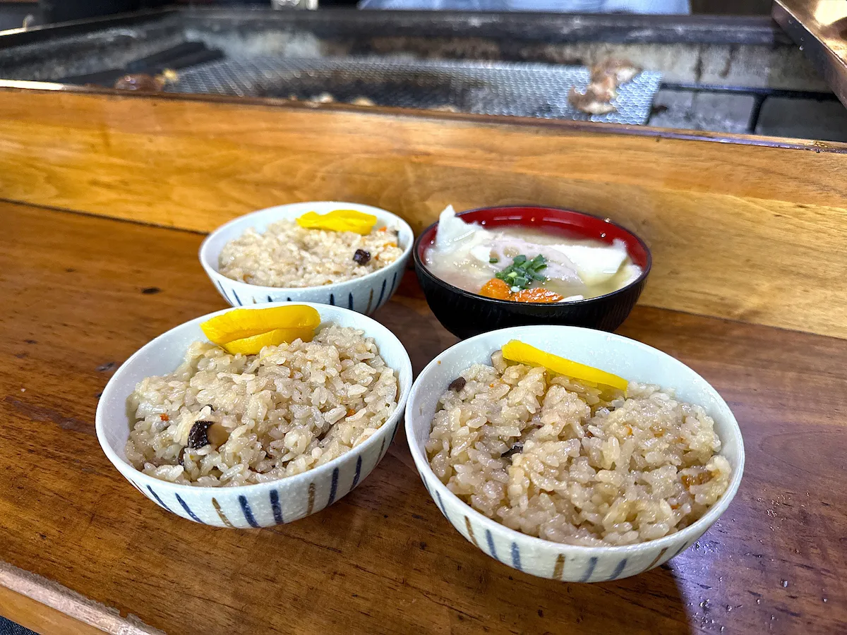 「遊の谷」のかしわ飯①