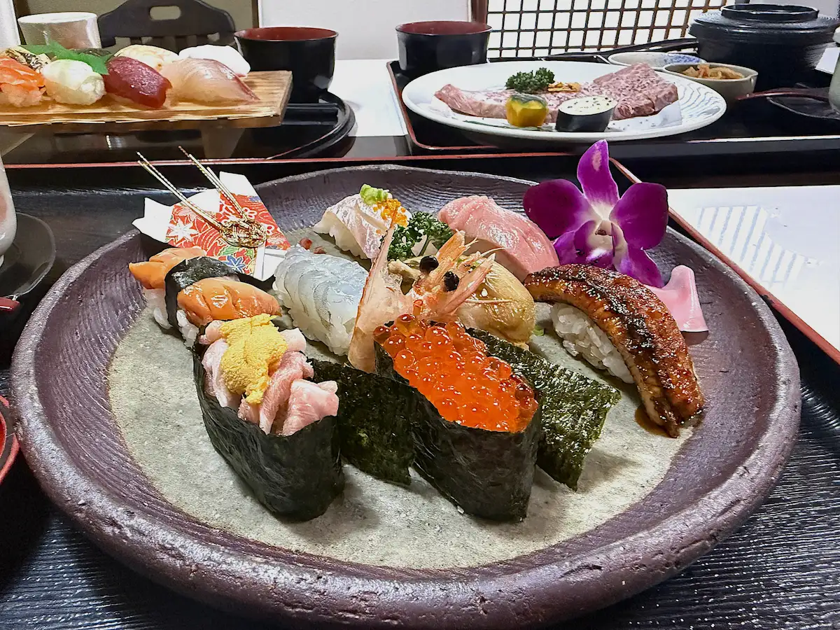 「はつ美寿し」の特上にぎり②