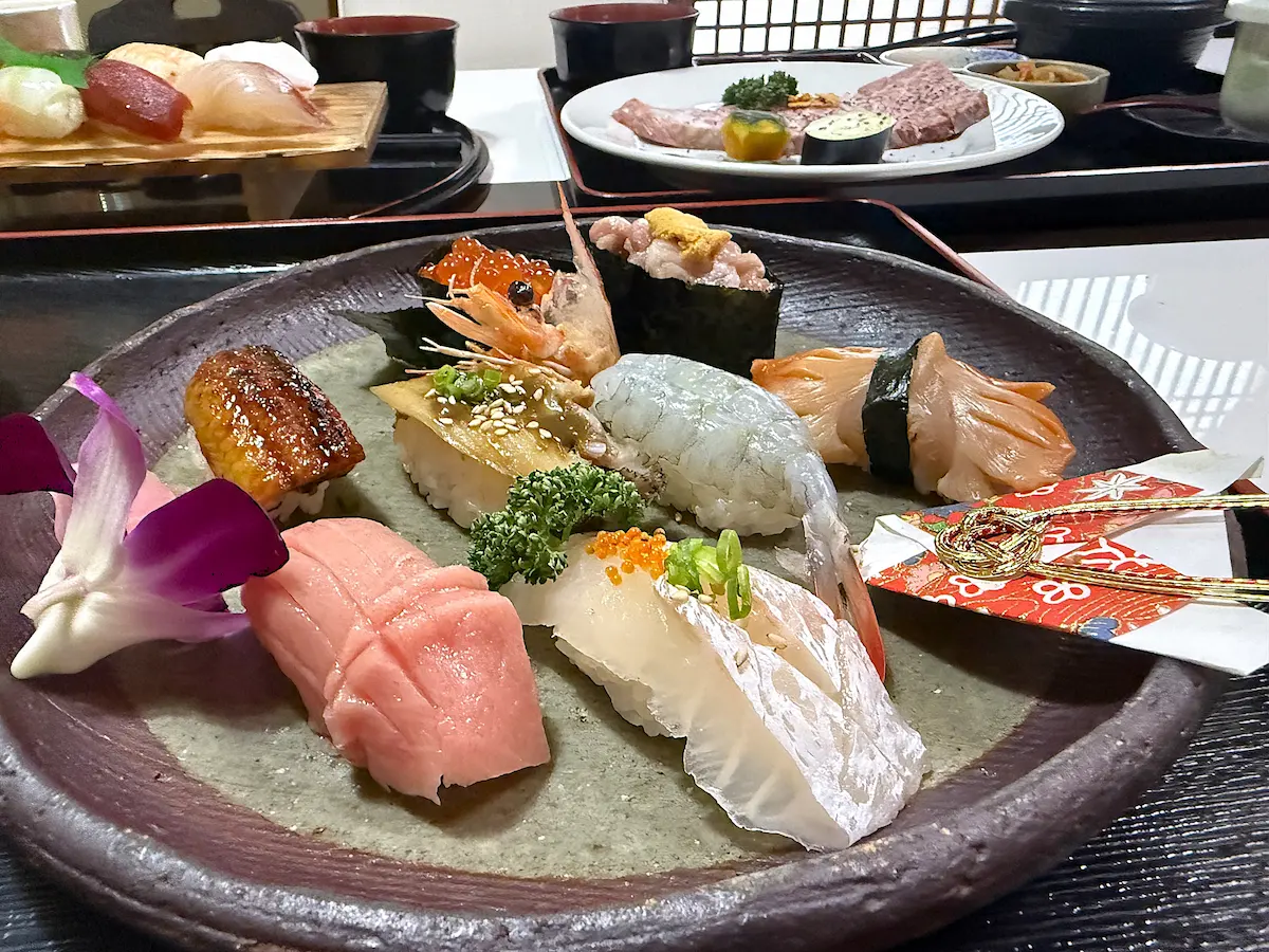 「はつ美寿し」の特上にぎり③