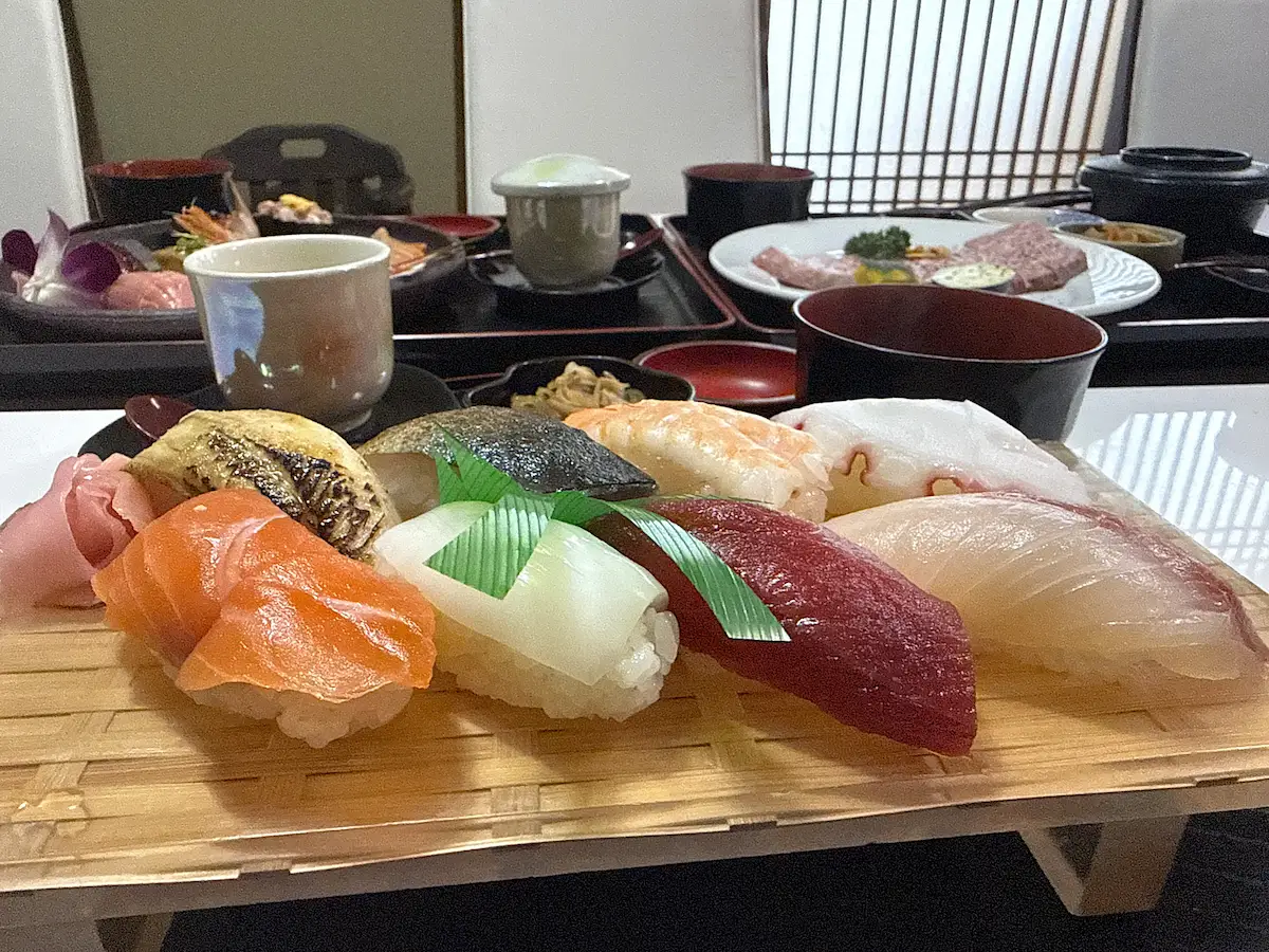 「はつ美寿し」の寿し定食③