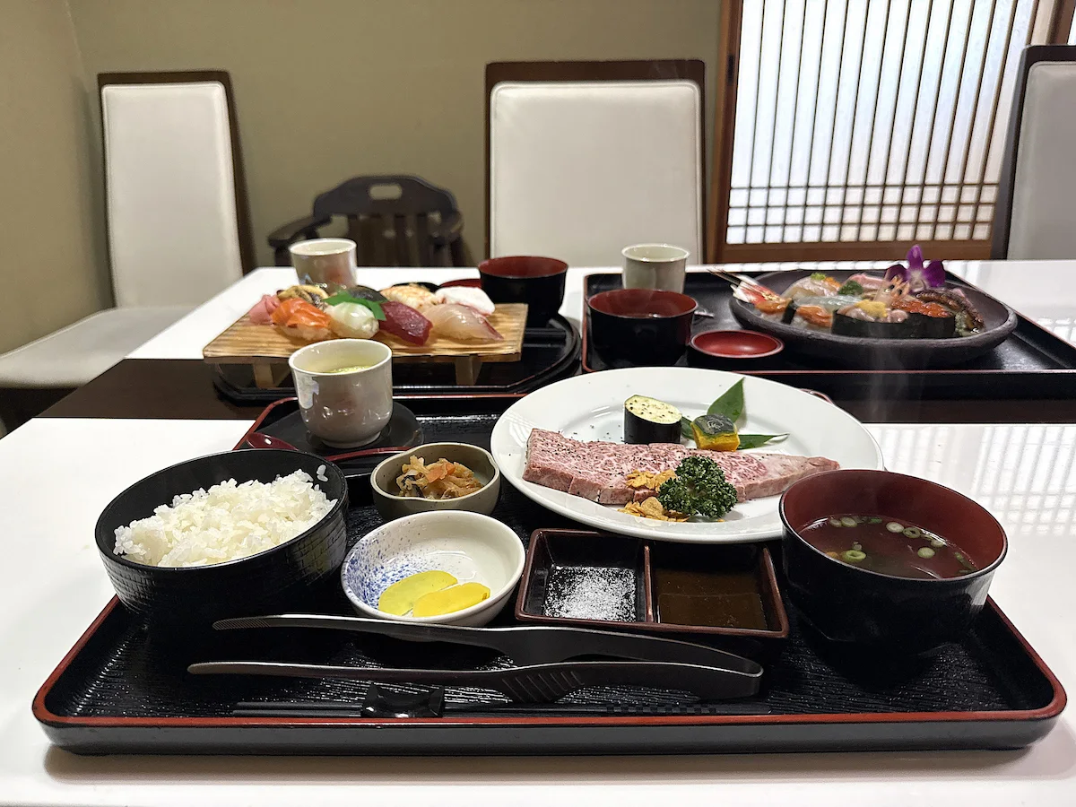 「はつ美寿し」の佐賀牛鉄板定食①