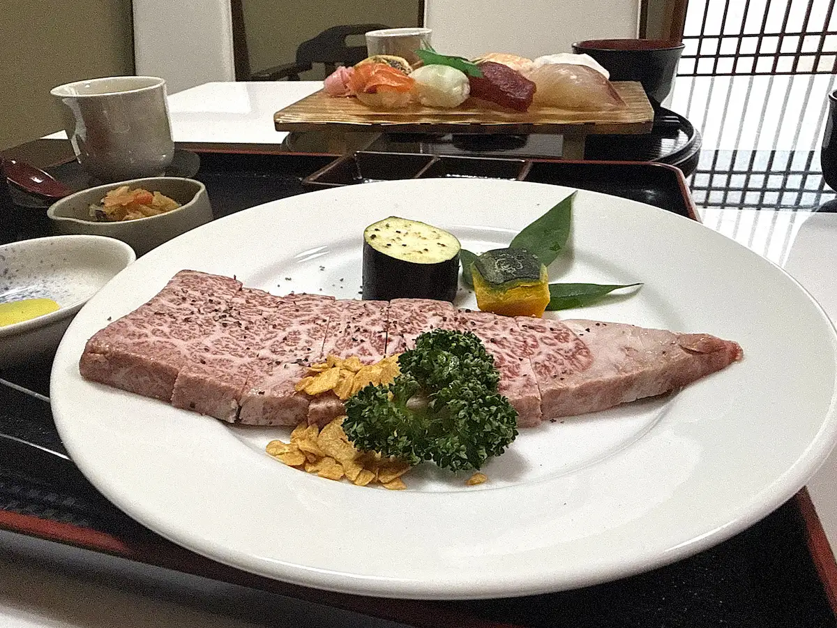 「はつ美寿し」の佐賀牛鉄板定食②