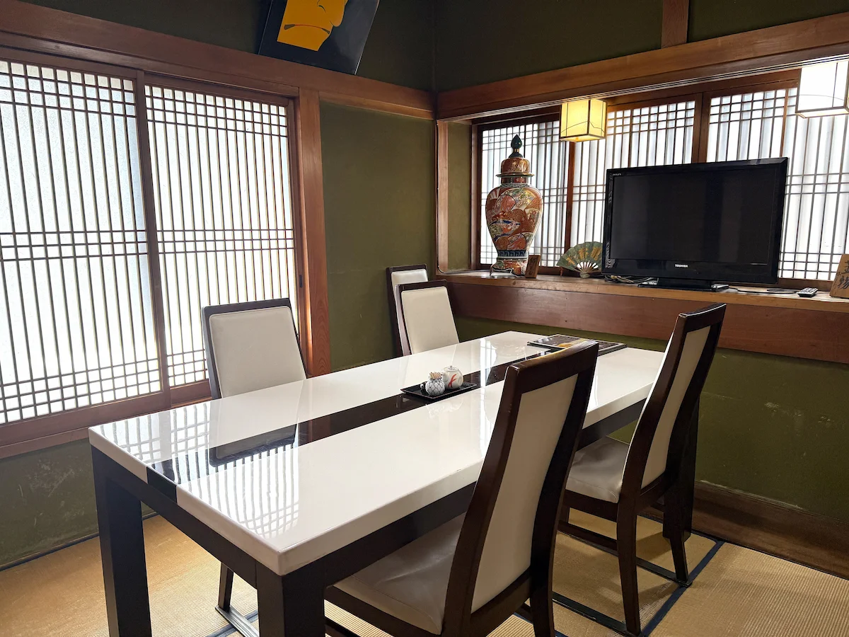 「はつ美寿し」の店内②