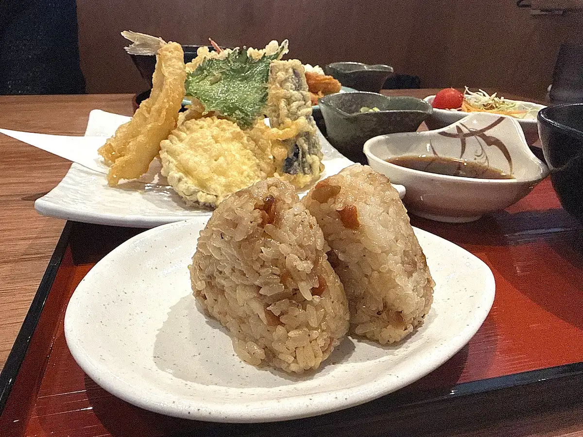 「徳兵衛うどん 筑後店」の天ぷら定食③