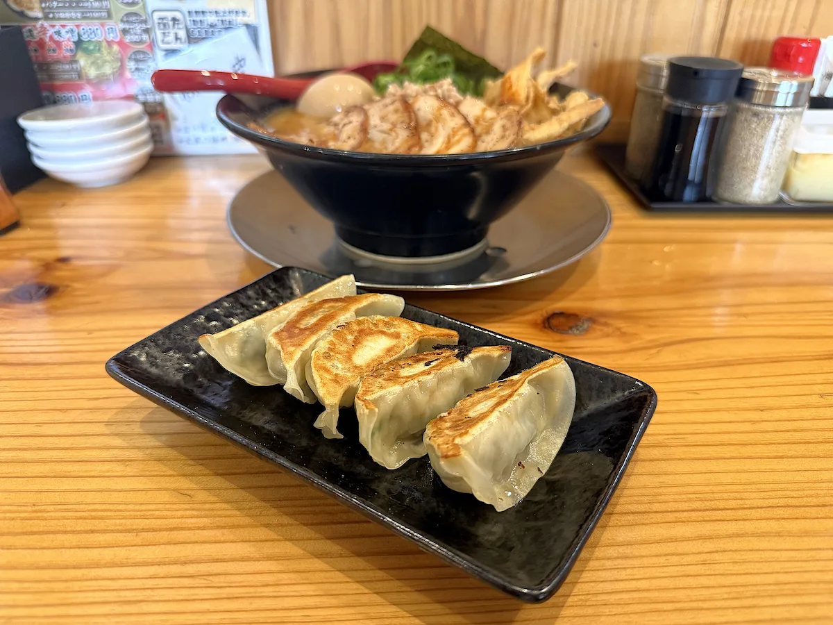 「味噌乃庄」の餃子①