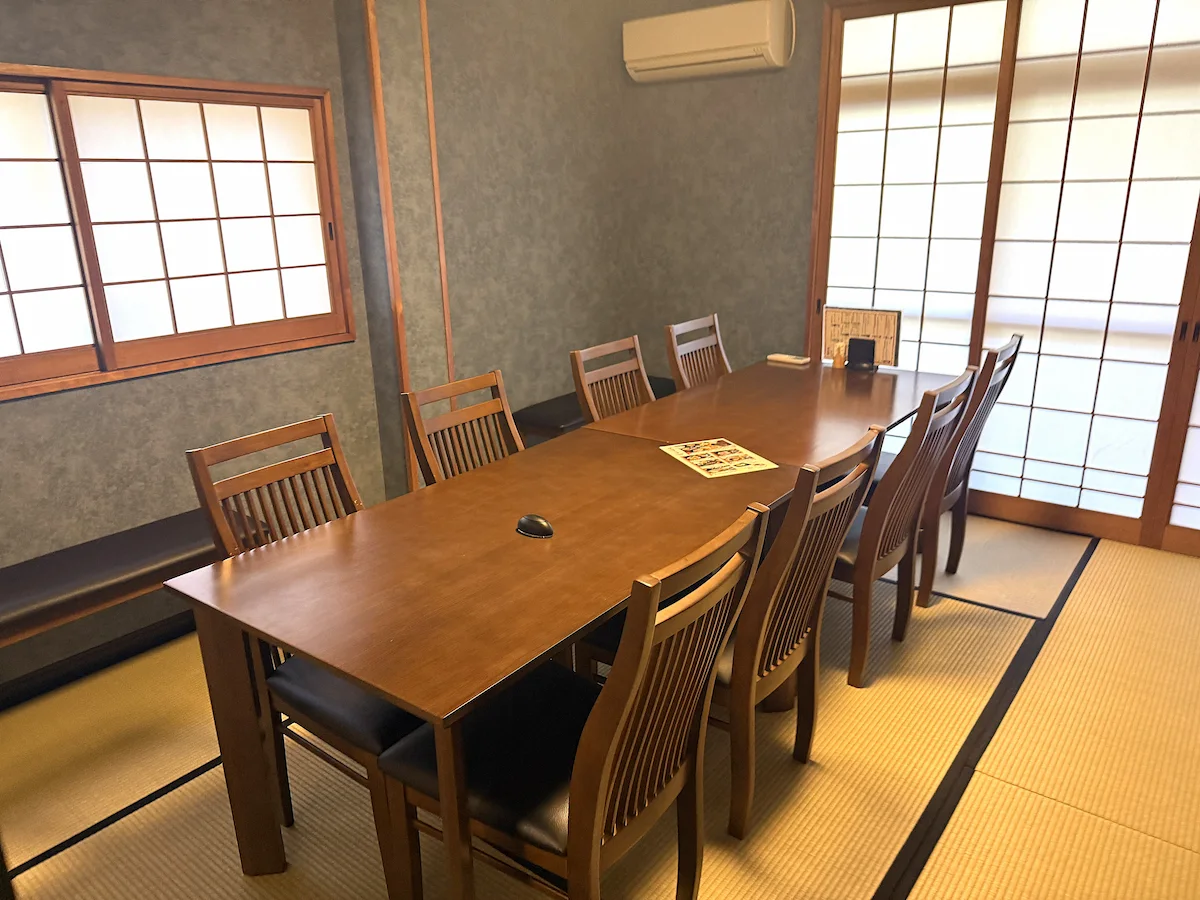 「旬彩割烹なかむら」の店内①