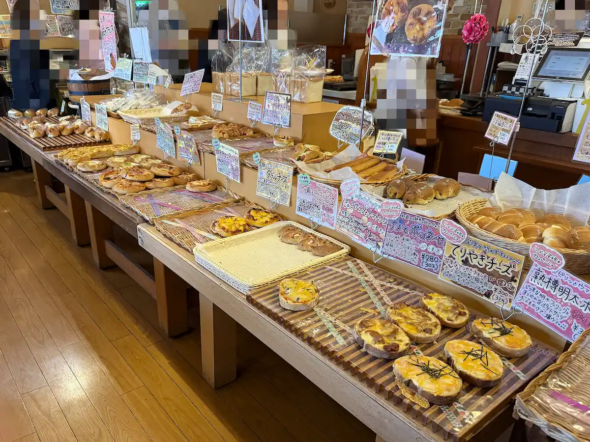 「どんぐりの樹」の店内①