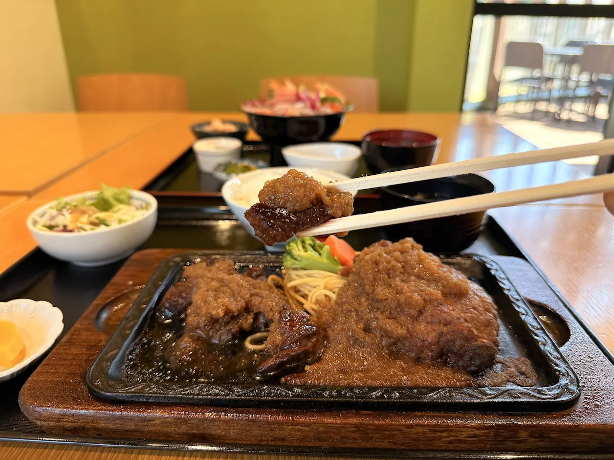 「HIDE」のハンバーグ＆ステーキ定食③