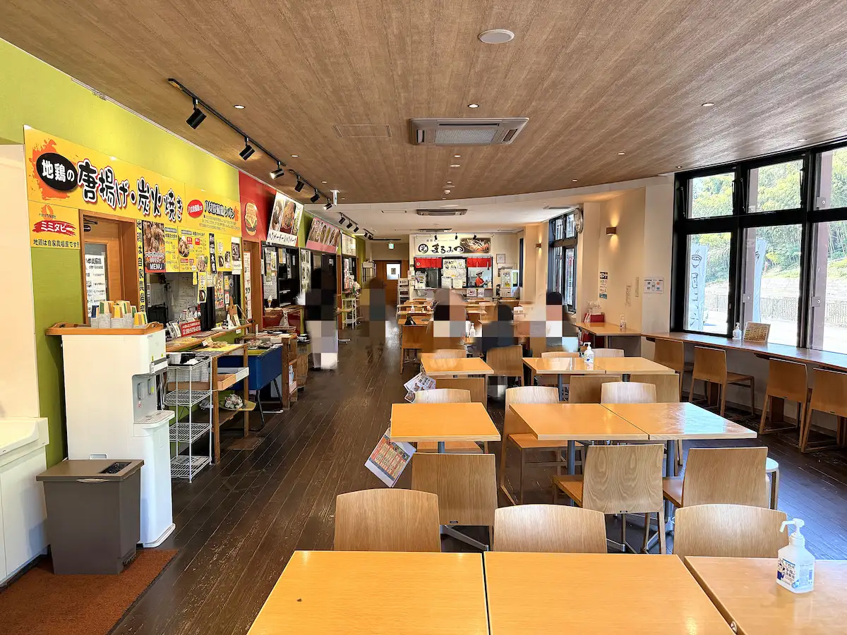 御食事処「招竹梅」の1F店内