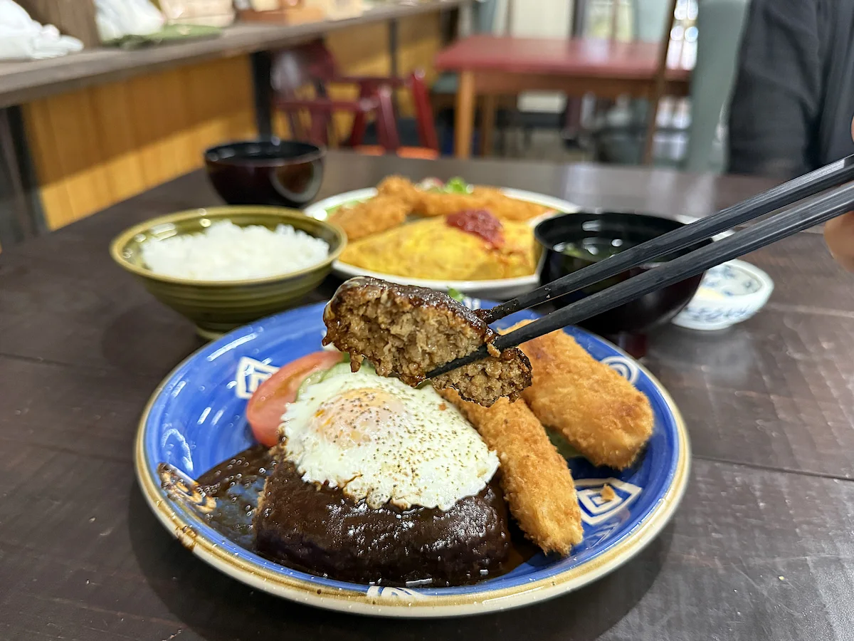 「うなぎや食堂」のハンバーグランチ②