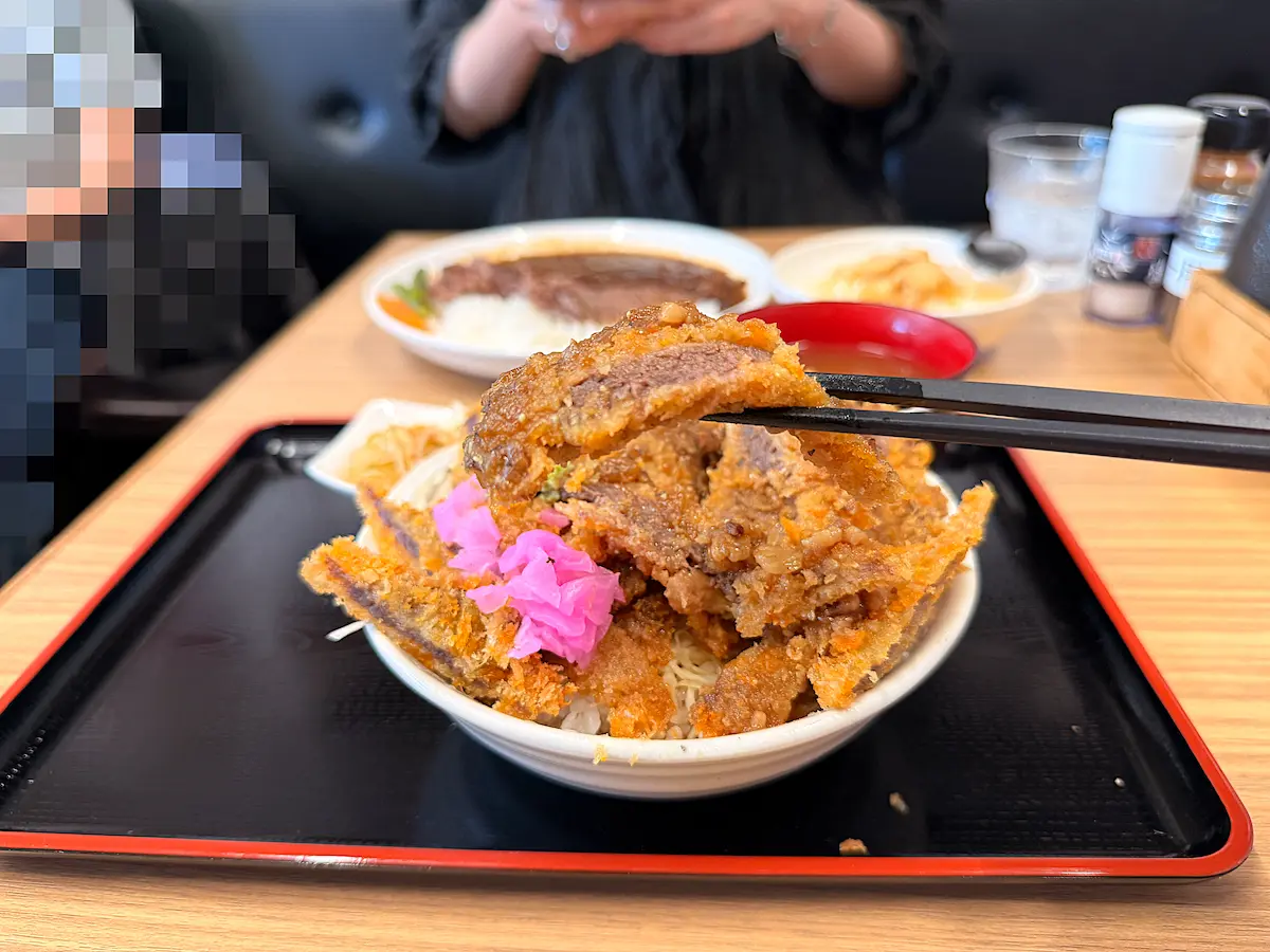 「清柳食産」の和牛ステーキかつ重②
