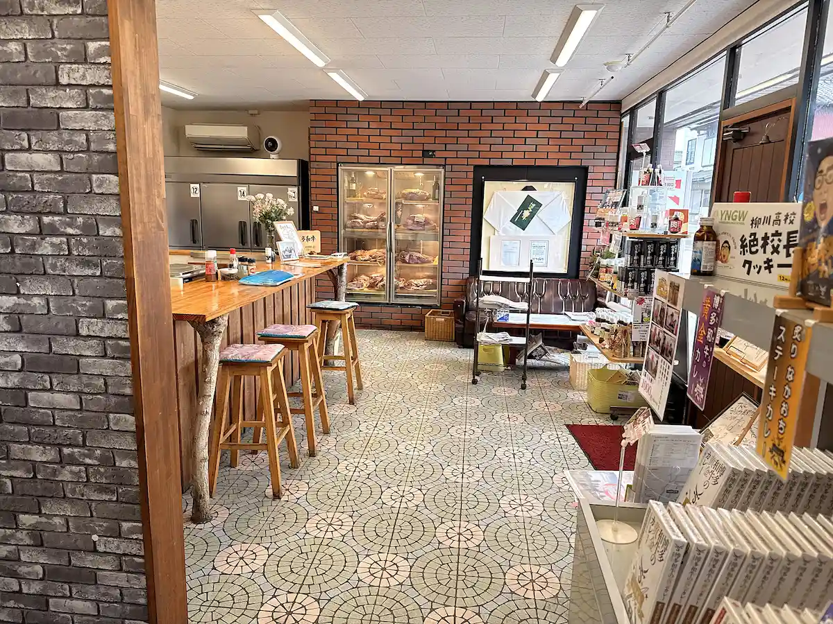 「清柳食産」の店内②