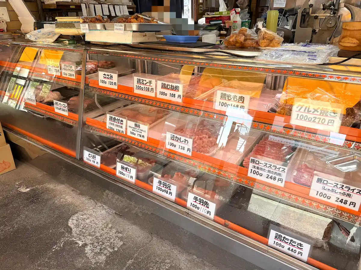 「鳥好食肉店」の店内①