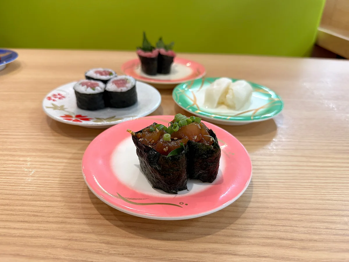 「すし一番 上津店」のまぐろユッケ軍艦