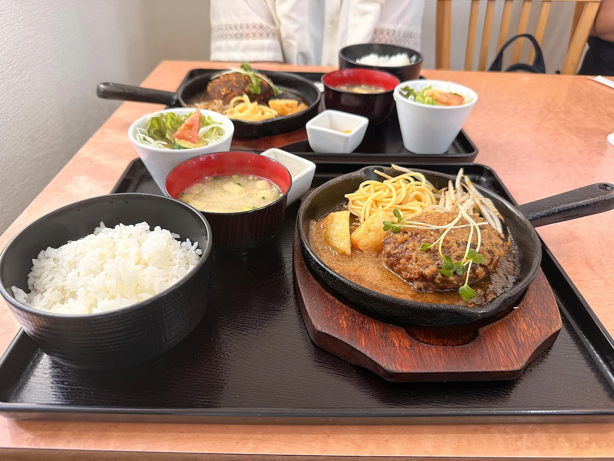「バーグマン」のAランチ（スタミナソース）①