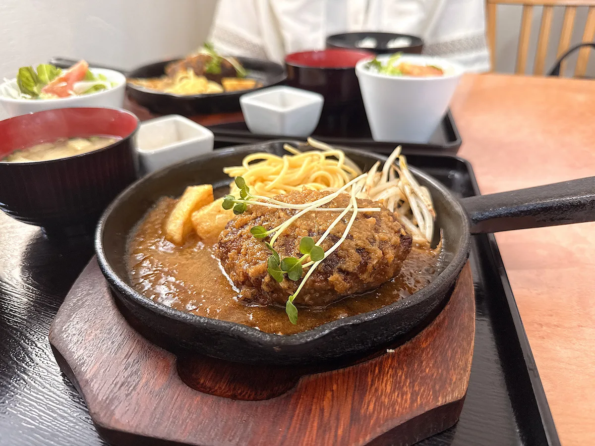 「ハンバーグの店 バーグマン」でAランチとスタミナハンバーグセットを堪能（筑後市）